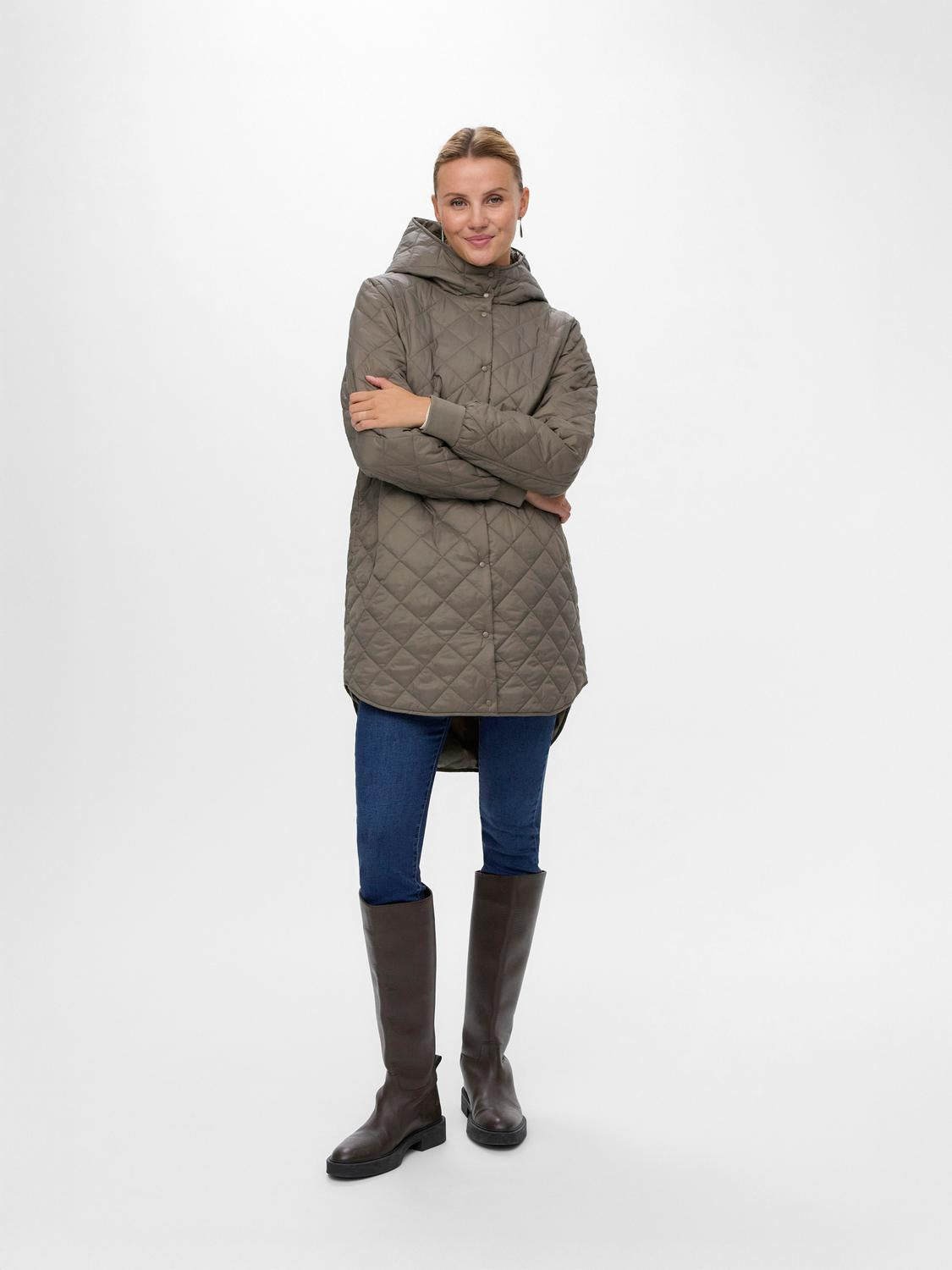 model_shot-front